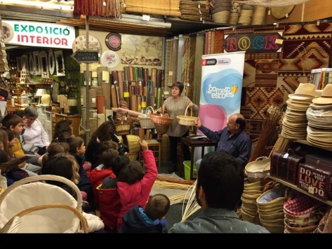 Se retoman las visitas de escolares a los comercios de la ciudad